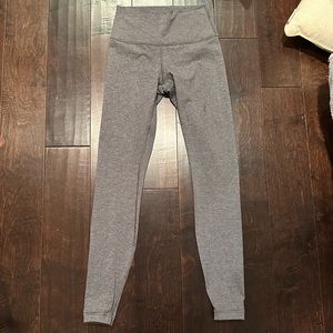 Gray Lululemon aligns